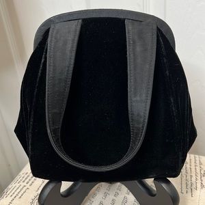 Valarie Stevens Black Velvet Double strap Kisslock handbag.
